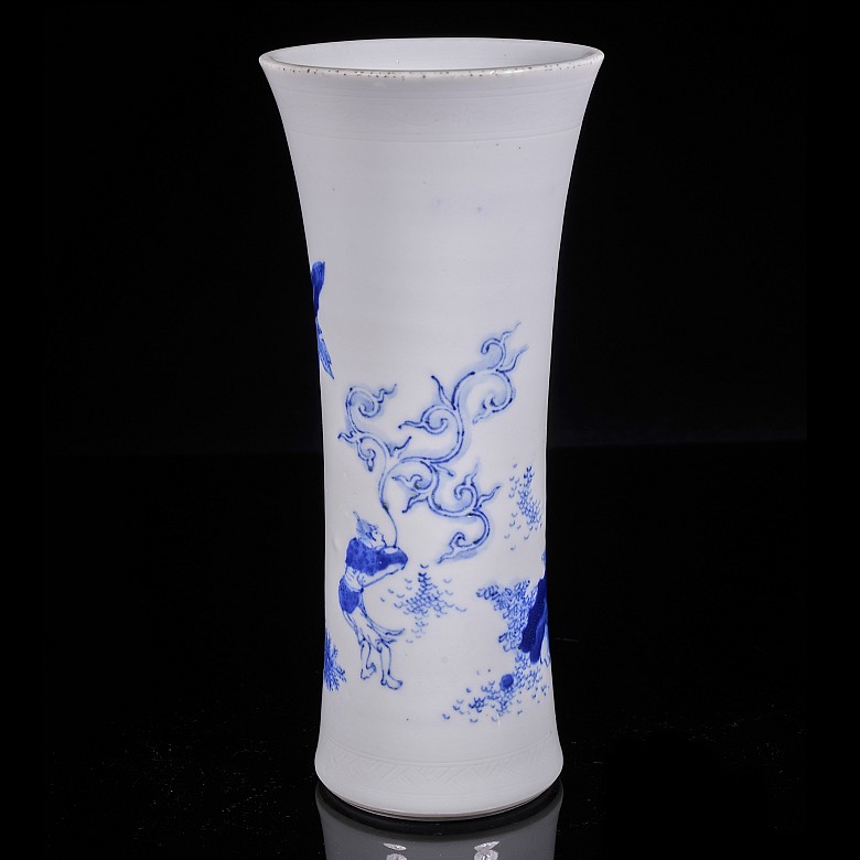 Blue and white porcelain vase “Heavenly Garden”, Qing dynasty