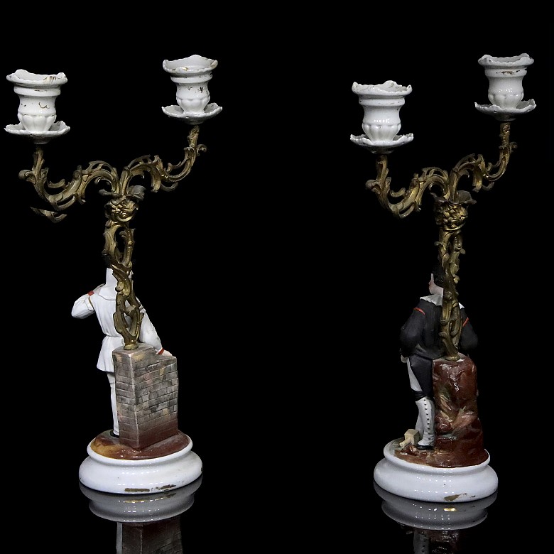 Pareja de candelabros de porcelana alemana, S.XX