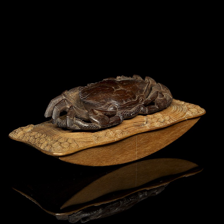 Carved wooden ink blotter ‘Crab’, 20th century