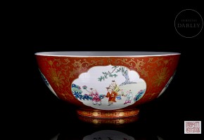 Porcelain enamelled bowl ‘Characters’, with Qianlong Seal