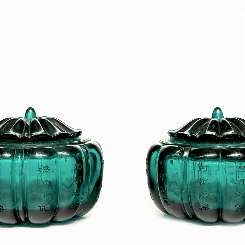 Pair of glass 'Go boxes', Qing dynasty, Qianlong