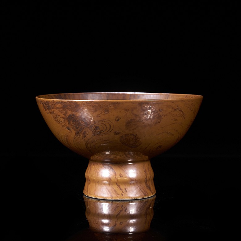 Small glazed ceramic goblet, Qing dynasty