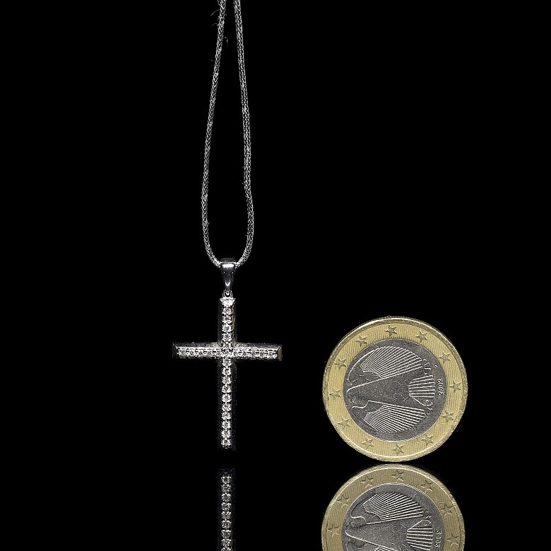 Cross in white gold and diamonds