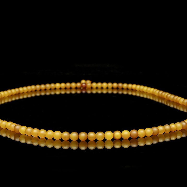 Agate bead necklace, Qing dynasty