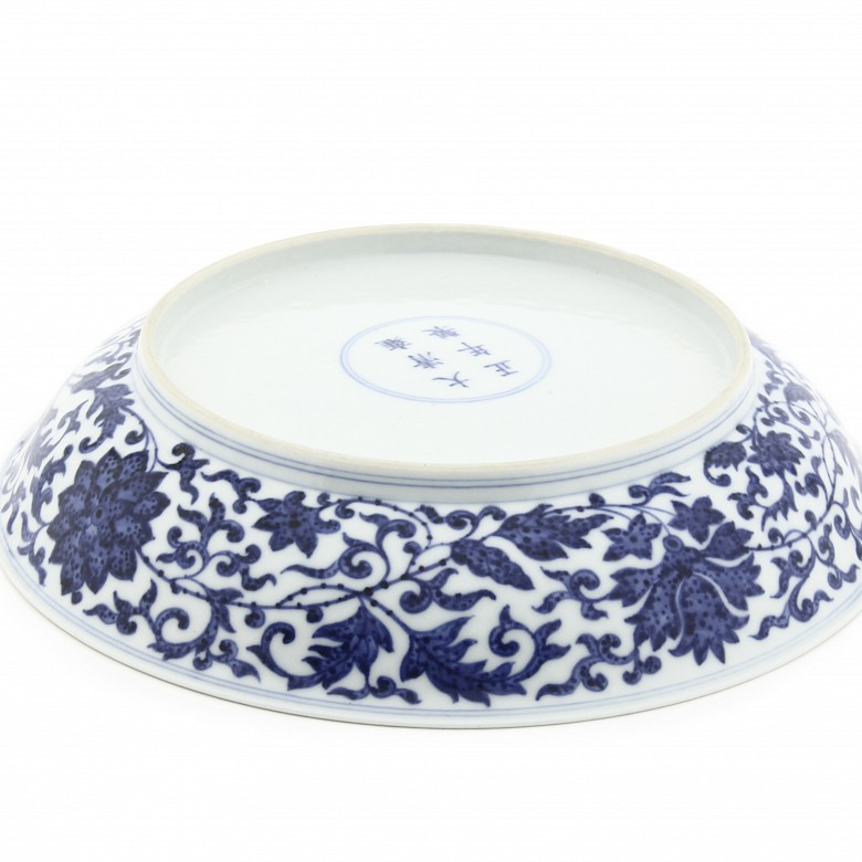 A Floral dish, blue and white, Yongzheng seal mark.