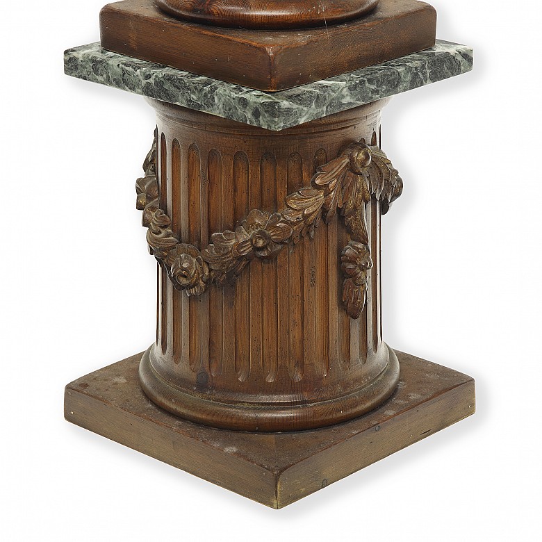 Copa Medici con pedestal de madera, s.XX