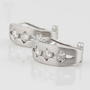 Earrings in 18k white gold and diamonds