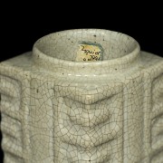 'Cong' vase with a celadon glaze 