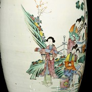 Chinese vase with handles 