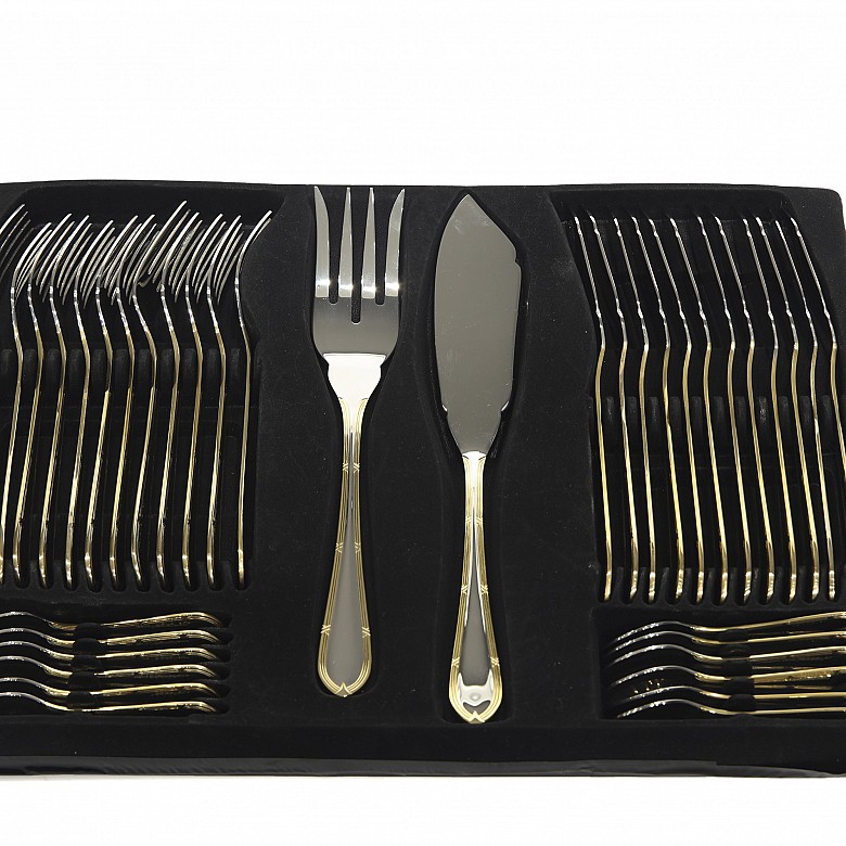 Large silver plated metal cutlery set with case, RSR