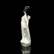 Porcelain lady, 20th century - 4