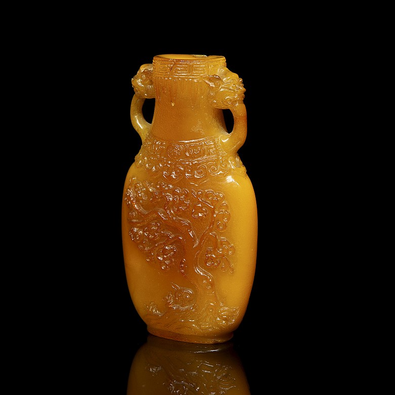 Amber snuff bottle, Qing dynasty