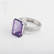 6.93ct amethyst ring and diamonds in 18k white gold.