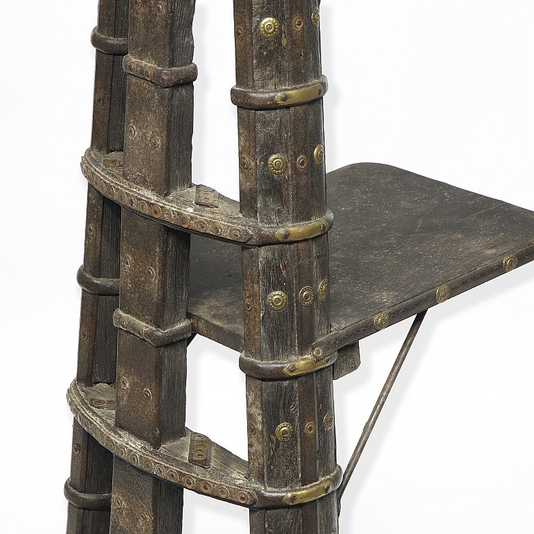 Pair of wood and metal shelves, Asia, 19th-20th century