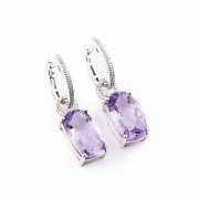 Earrings in 18k white gold, with amethysts and diamonds.