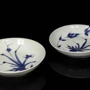 Pair of small porcelain plates, 20th century