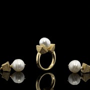 Set of earrings and ring of yellow gold and pearls - 2