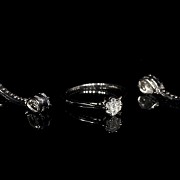 Set of earrings and ring in white gold and diamonds