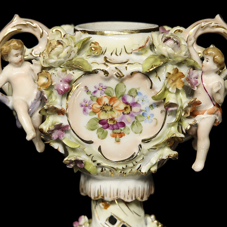 German porcelain ‘Pair of bonbonnieres’, 20th century