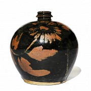 Small vase with iron oxide enamel, Cizhou Kiln, Jin dynasty