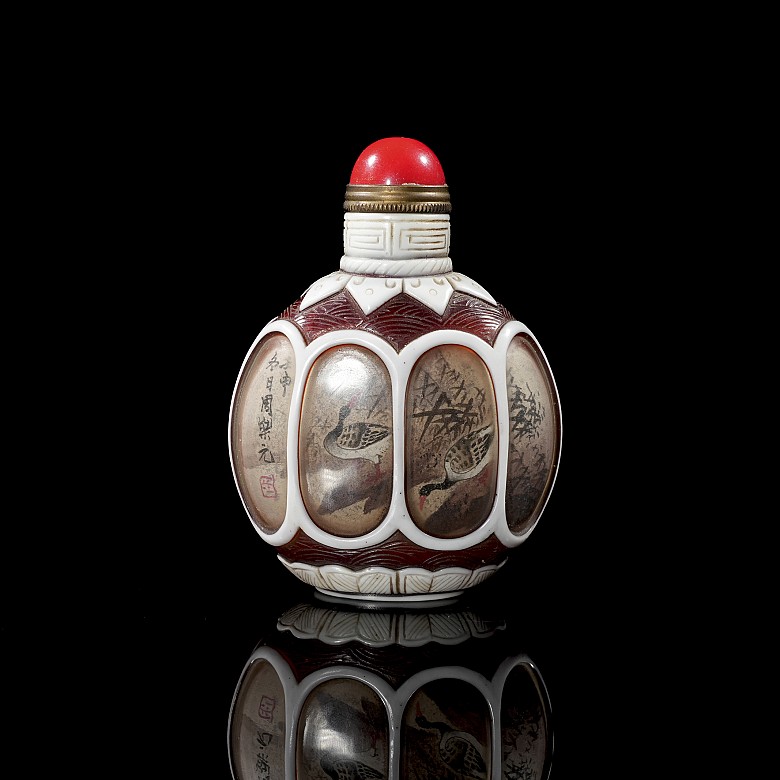 Enamelled glass snuff bottle ‘Ducks’, 20th century