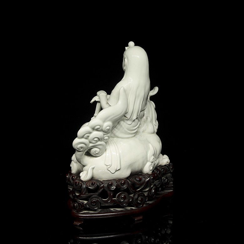 Porcelain figurine ‘Manjushri on foo dog’, Qing Dynasty