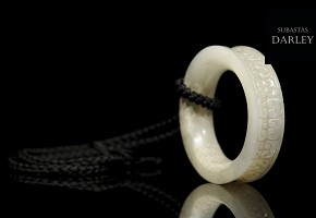 Jade carved hoop, Eastern Zhou dynasty