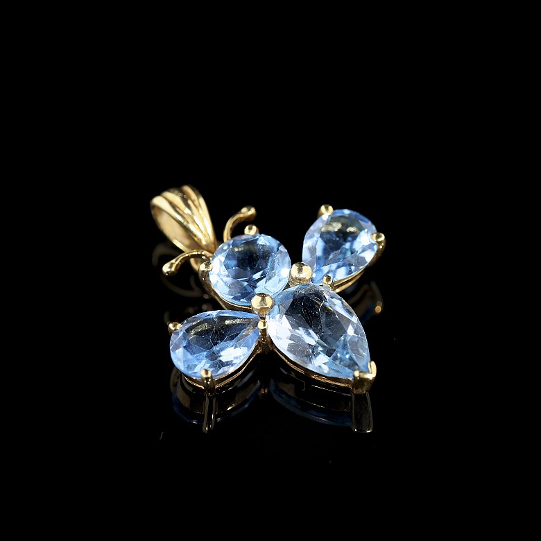 Topaz pendant in yellow gold