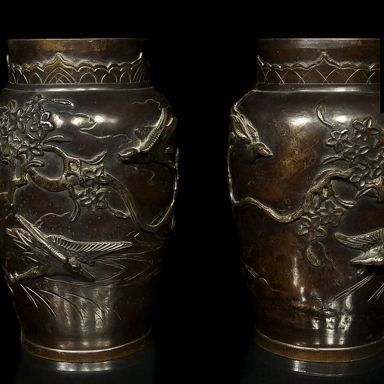 Pair of Japanese vases, 20th century