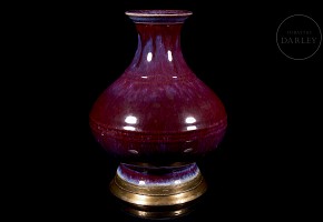 Ceramic vase with “flambé” glaze, Qing dynasty