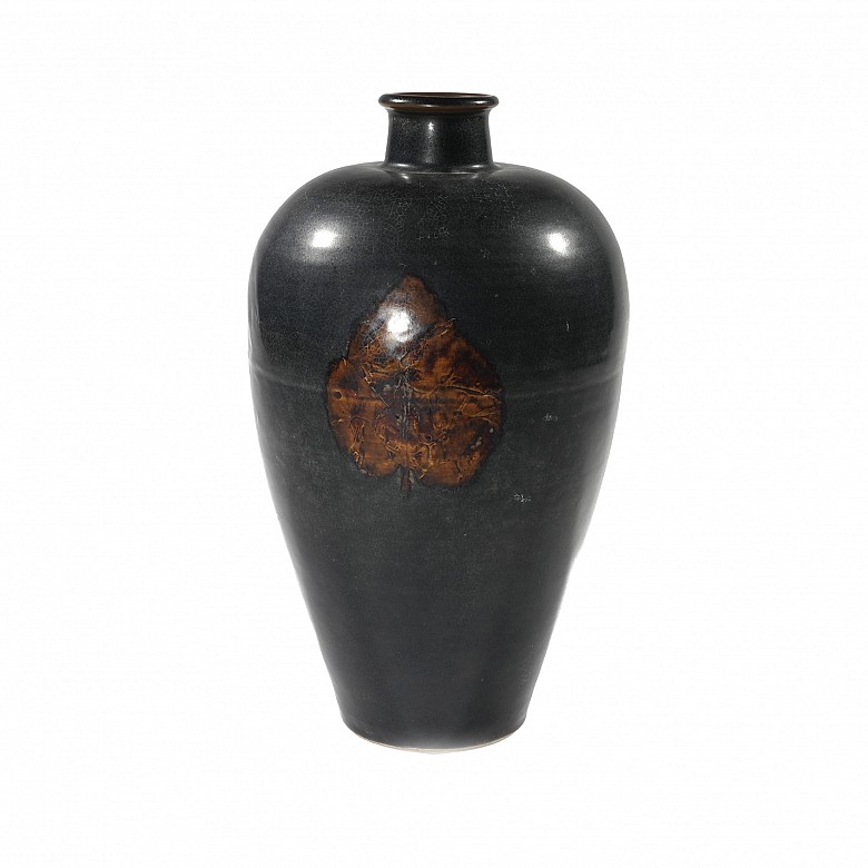 Meiping glazed ceramic ‘Leaves’ vase, Yuan dynasty