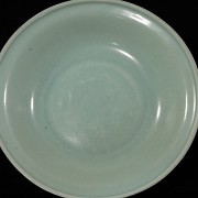 Longquan celadon-glazed earthenware dish, Ming dynasty