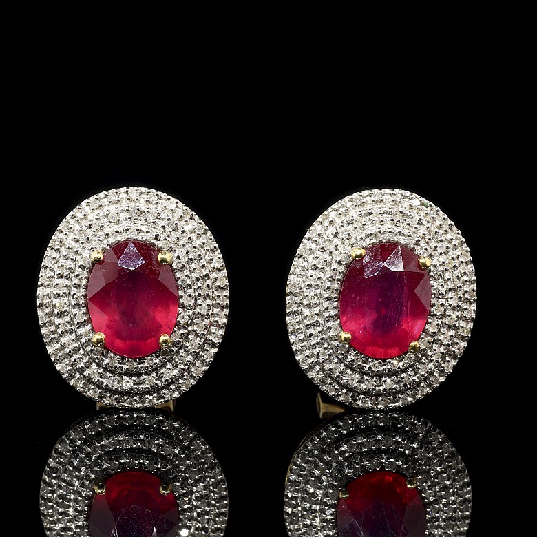 Yellow gold earrings with rubies and diamonds