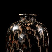 Meiping vase with ‘Tiger-skin’ glaze, Song dynasty