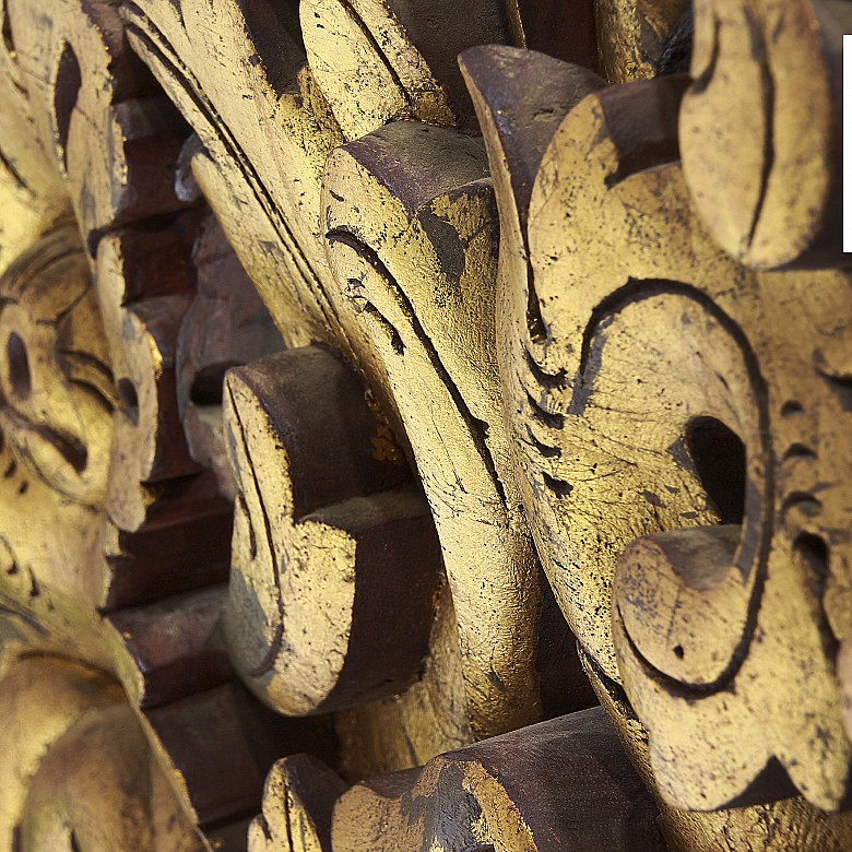 Carved wood lintel with acanthus scrolls, Indonesia