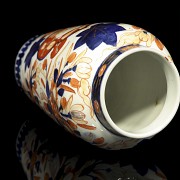 Jarrón de porcelana japonesa, S.XX