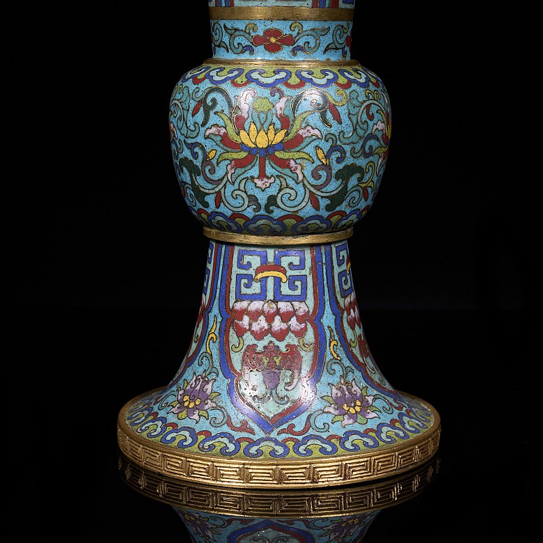 Cloisonné “Gū” vase, Qing dynasty