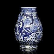 Hu ‘Deer and Dragon’ vase, Qing dynasty