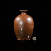 Copper-glazed earthenware vase, Song dynasty