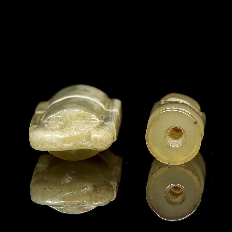 Jade pendant ‘Two Treasures’, Han dynasty - 4