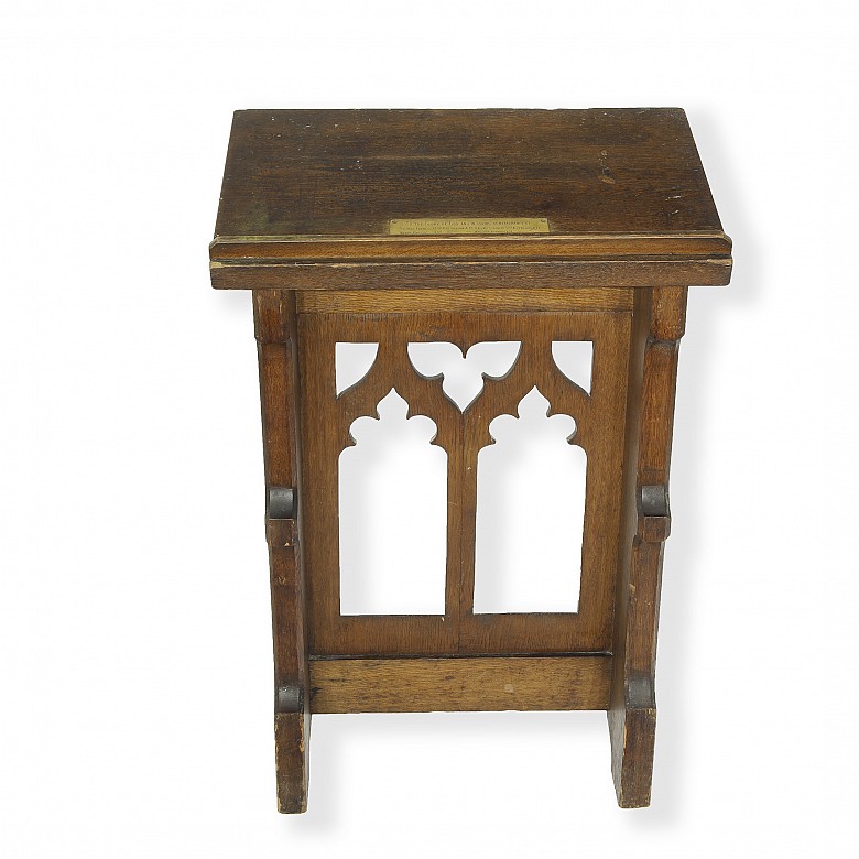 Gothic carved wooden lectern, 20th century