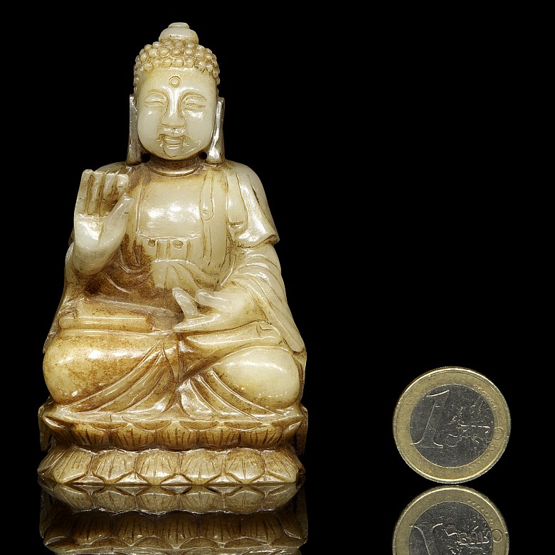 Carved jade ‘Buddha’ figure, 20th century - 8