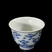 Enamelled porcelain mug ‘Ruyis’, with Jianjing seal