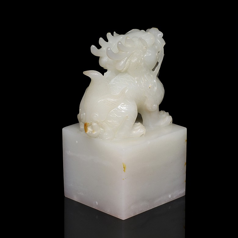 Imperial white jade 'ziqiang buxi' seal, Qing dynasty, Qianlong period (1736 - 1795)