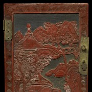 Set of four small carved and lacquered wooden doors, Qing dynasty. - 8