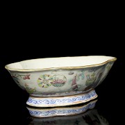 Recipiente de porcelana familia rosa, dinastía Qing tardía