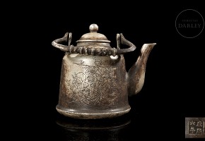 Small silver teapot ‘Lady and Child’, Qing dynasty