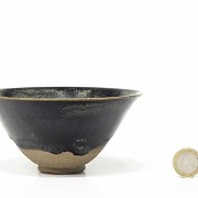 Ceramic bowl with black glaze, Song style