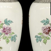 Pair of vases 