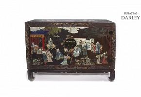 Chinese sideboard in lacquered wood, Qing dynasty.